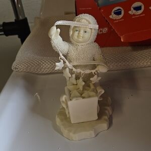Department 56 Cream Astronaut with Stars Decor